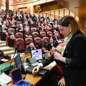 選舉教宗前最後會議，樞機團見證銷毀上任教宗權戒