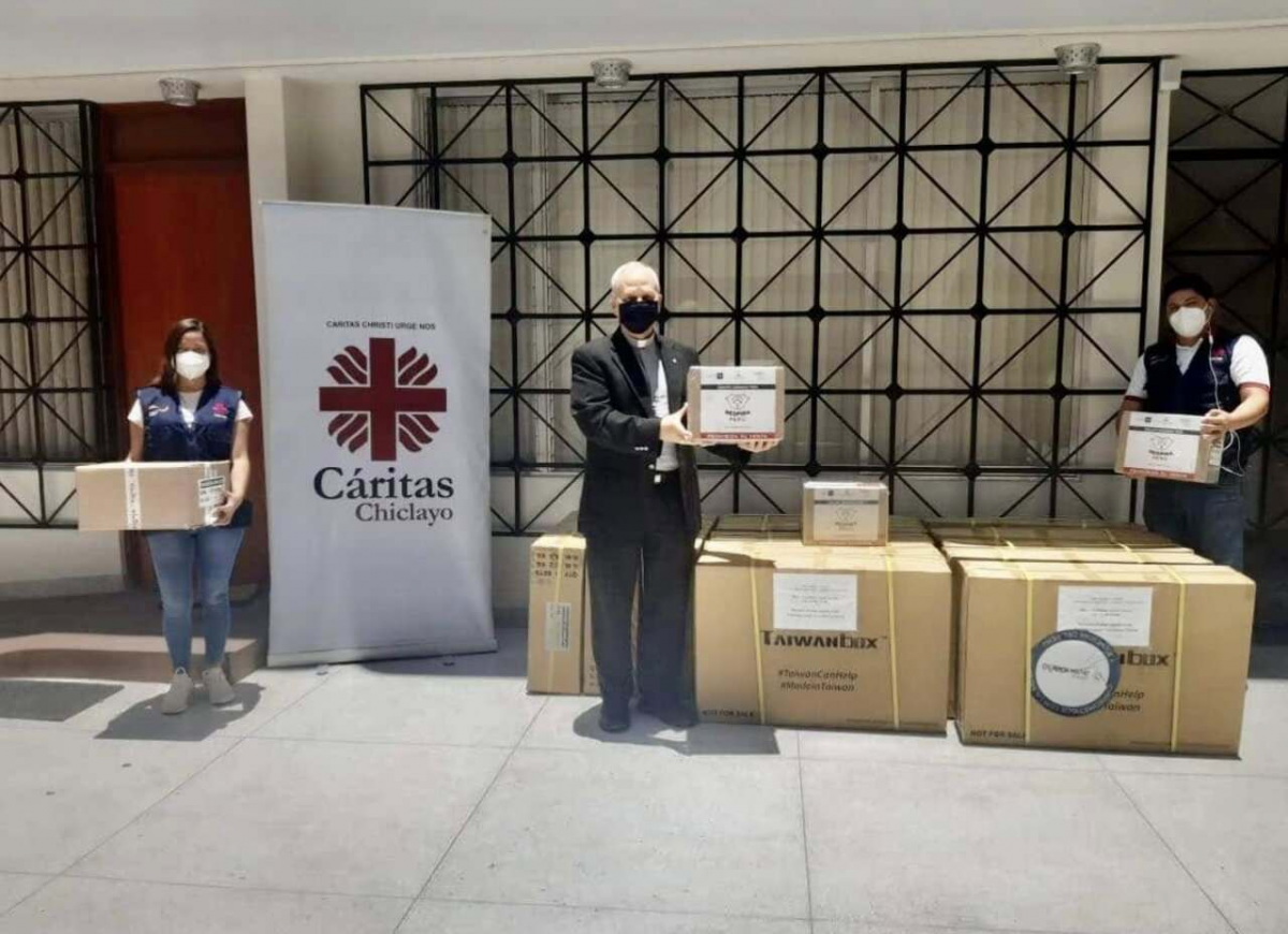 屏東縣府5年前贈秘魯Taiwan box 奇妙與新教宗「良十四世」結緣分