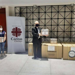 屏東縣府5年前贈秘魯Taiwan box 奇妙與新教宗「良十四世」結緣分