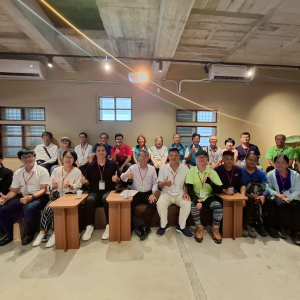 林業署致贈步道認養感謝牌 肯定在地團體長年守護山林