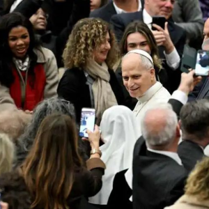 教宗鼓勵司鐸與平信徒分擔責任