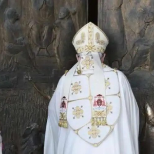 梵蒂岡樞機：聖門雖關閉主的雙臂永敞開